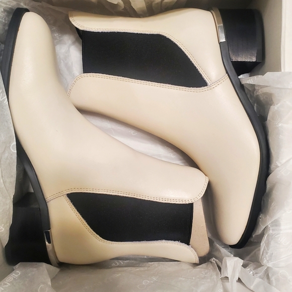 CALVIN KLEIN- Womens Tiana Boot - Picture 6 of 6